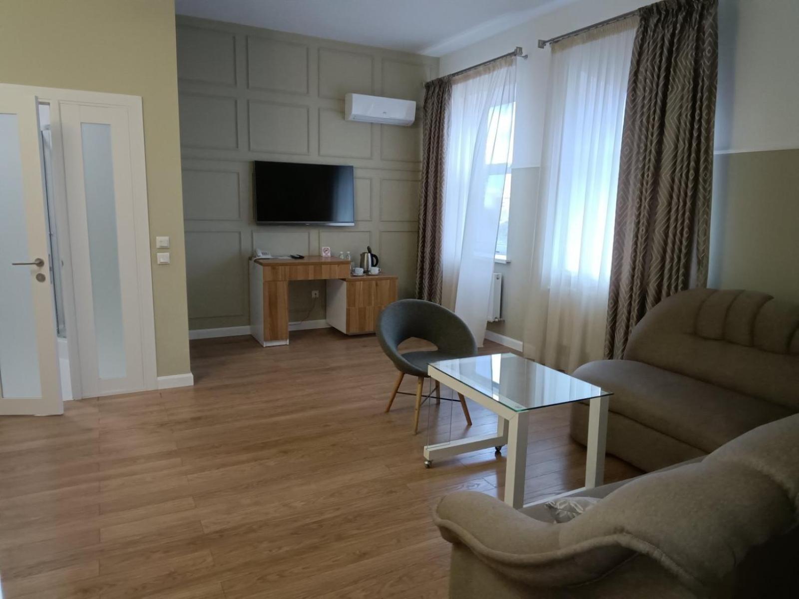 Gosudar Hotel Kropyvnytskyi Ngoại thất bức ảnh