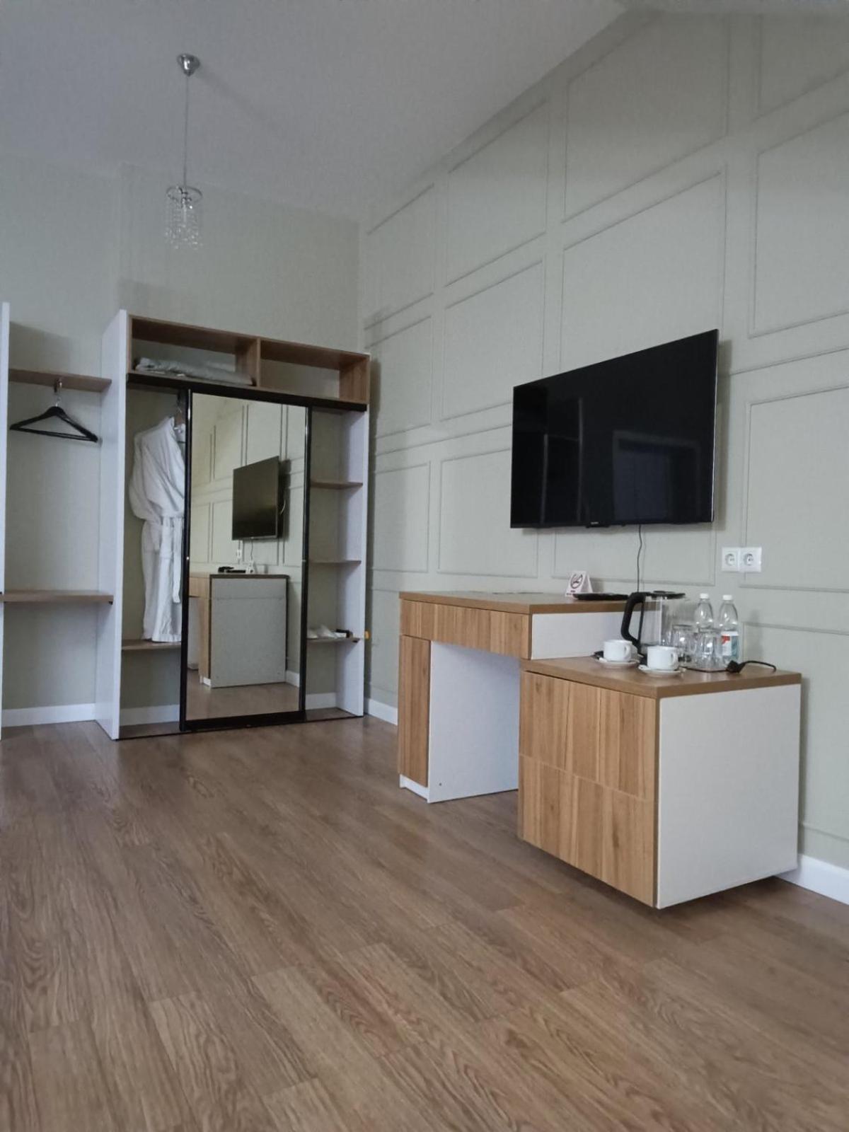 Gosudar Hotel Kropyvnytskyi Ngoại thất bức ảnh
