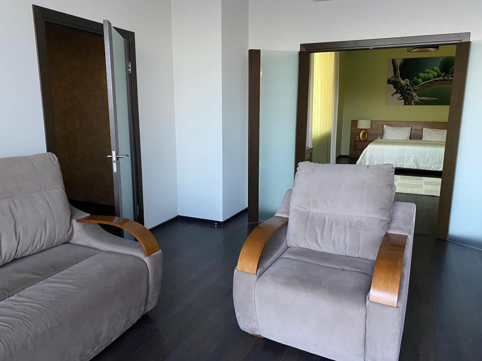 Gosudar Hotel Kropyvnytskyi Ngoại thất bức ảnh
